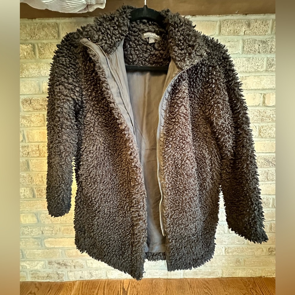 Black Sherpa Banana Republic jacket with pockets!